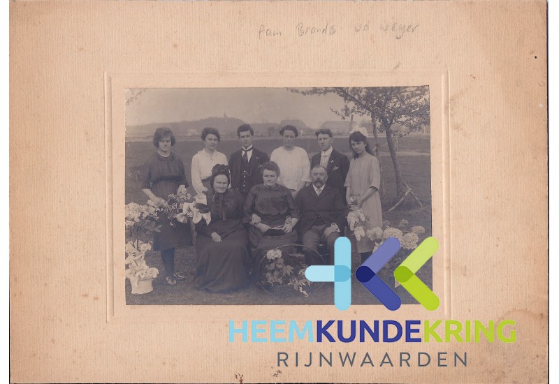 Fam. Brands v-d Weijer geschonken door G. Roelofs Coll. HKR - kopie